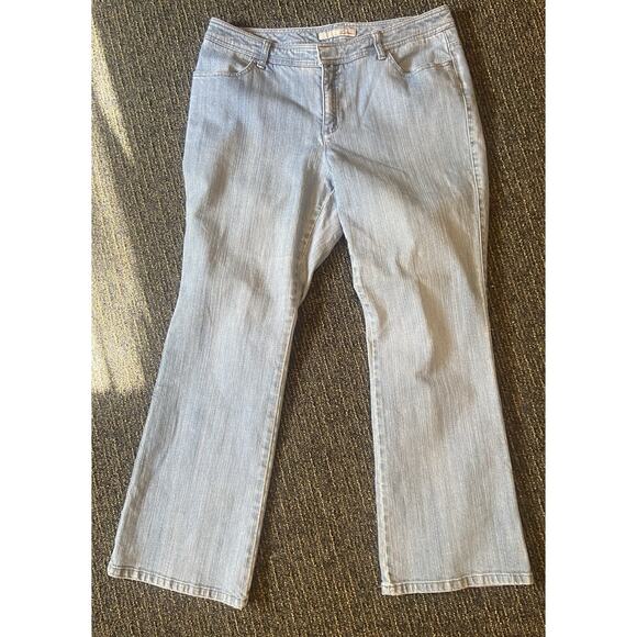 Chico's Jeans Womens Sz 2 Blue Light Wash Denim platinum Straight Leg Stretch - Picture 2 of 7